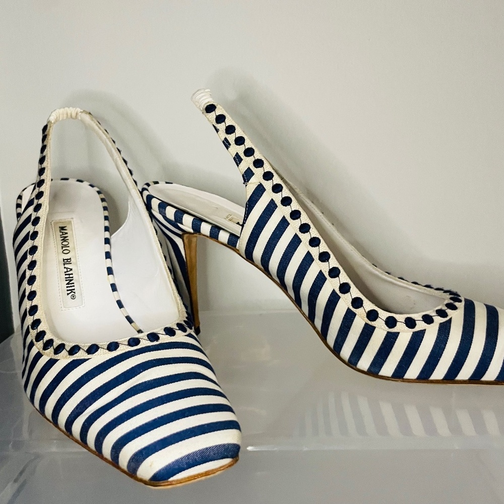 Beautiful Manolo Blahnik Sling Back Heals